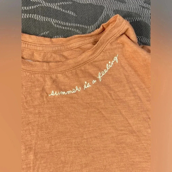 Old  Navy- Womans T-Shirt - Picture 4 of 9